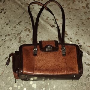 Luxurious Brown Textured Shoulder Bag with Structured Design
